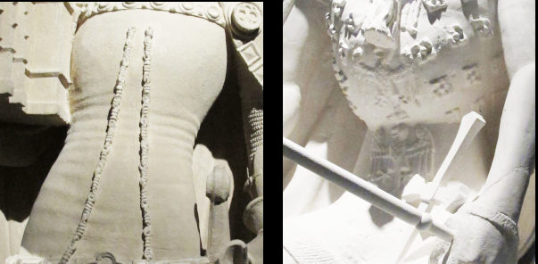 Fotos zweier Rümpfe steinerner Statuen.  Beide sind auffällig stark tailliert.