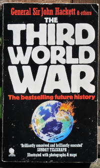 Buchtitel "The third world war" fett weiß auf schwarzem Grund, darunter eine Erdkugel mit mehreren Großfeuern.